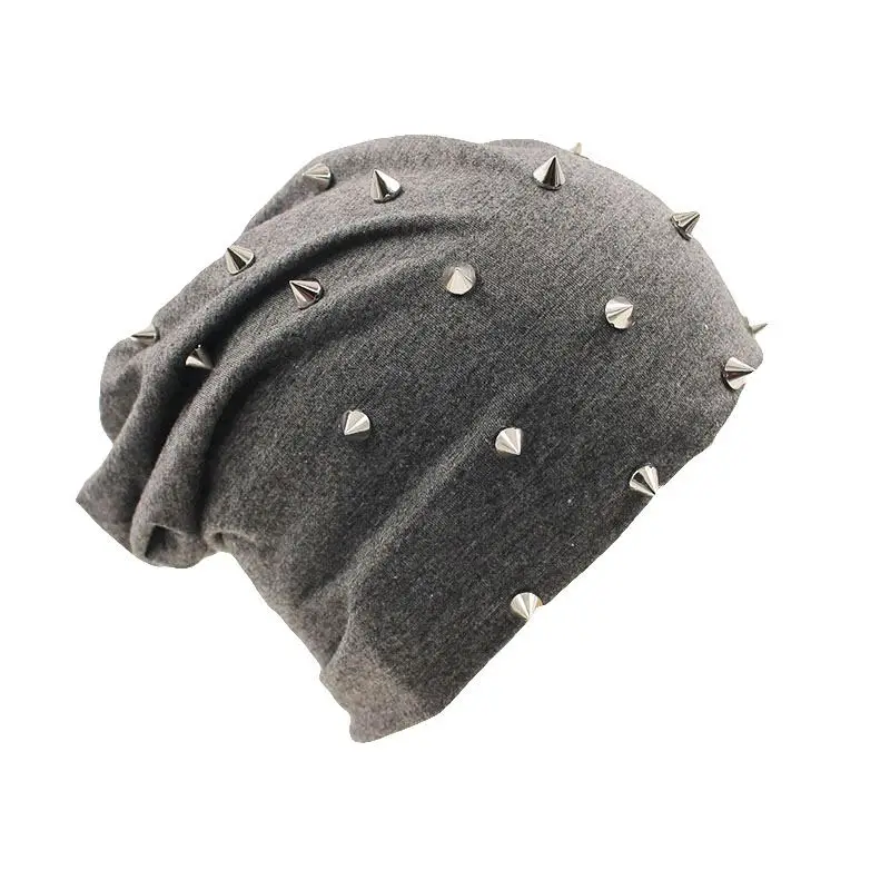 Beanie Baumwollmischung dünn, Slouch-Form mit Nieten – Grau