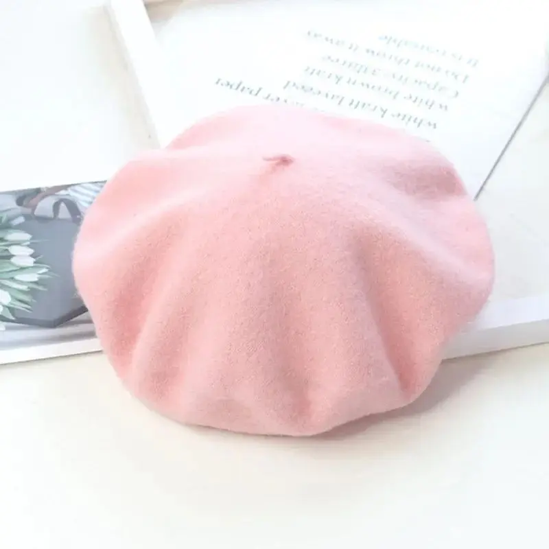 Schwarze Wollmütze Damen als klassische Baskenmütze – Rosa – hell