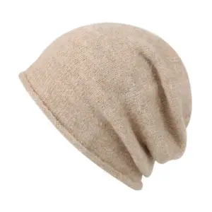 Beanie Beige: feine Strickmütze ohne Umschlag, schlichtes Design – Beige