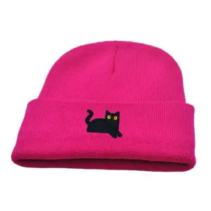 Mütze in Pink oder Orange mit gesticktem Katzenmotiv – Pink