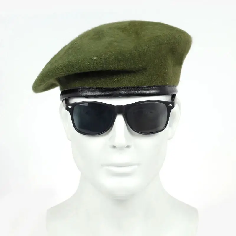 Baskenmütze Damen Altrosa mit schmalem Band in Lederoptik – Olivgrün